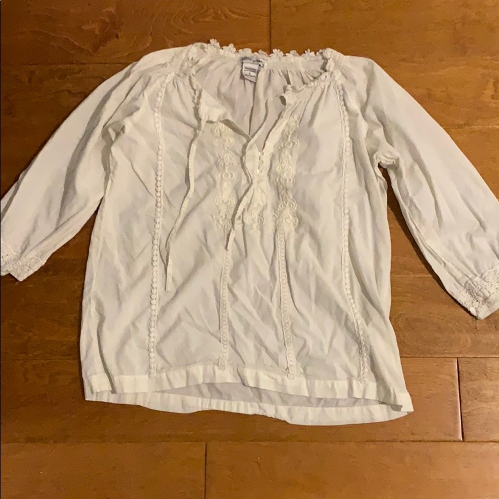White mid length flowy top